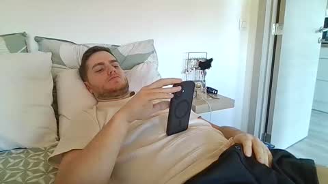 syl092 online show from 15, 12, 2025