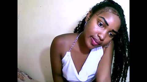 Snapshot of sylviasexy27 chatting on 4, 12, 2024 sylviasexy27 online show from 4, 12, 2024