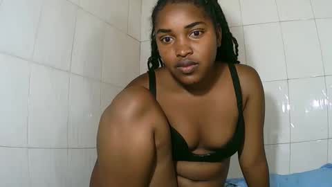 Snapshot of sylviasexy27 chatting on 18, 2, 2025 sylviasexy27 online show from 18, 2, 2025