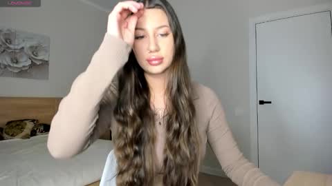 Mila online show from 11, 9, 2025