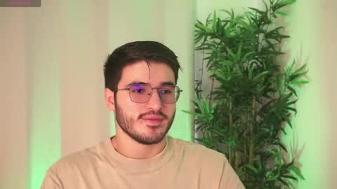 t0ny_wylie online show from 13, 4, 2026