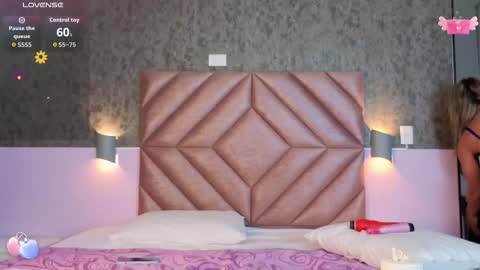 Snapshot of tabatamonroe chatting on 17, 12, 2025 Tabata online show from 17, 12, 2025