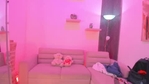 Tahiela  online show from 14, 1, 2026