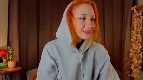 Snapshot of taiteedgington chatting on 19, 10, 2025 im Lally online show from 19, 10, 2025