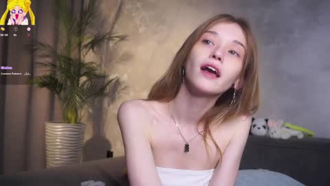 Mia online show from 4, 4, 2026