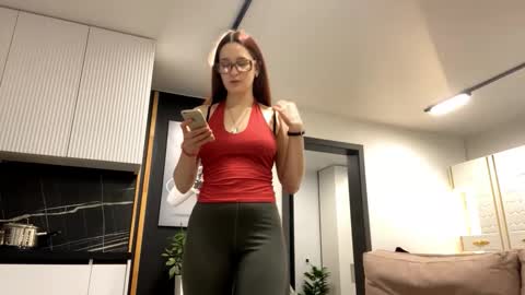 Ayla and Lexi online show from 21, 11, 2025