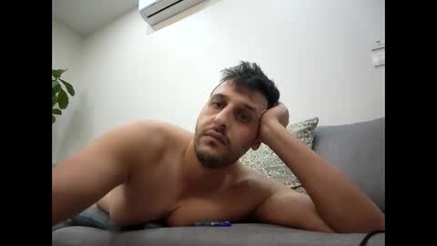 Snapshot of talacros chatting on 8, 10, 2025 Tala online show from 8, 10, 2025