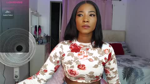 Snapshot of talianamoreno chatting on 5, 2, 2025 taliana modelo independiente online show from 5, 2, 2025