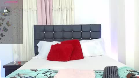 Snapshot of talianamoreno chatting on 12, 11, 2025 taliana modelo independiente online show from 12, 11, 2025