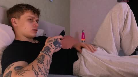 Snapshot of talkinghead7 chatting on 28, 10, 2025 Colin online show from 28, 10, 2025