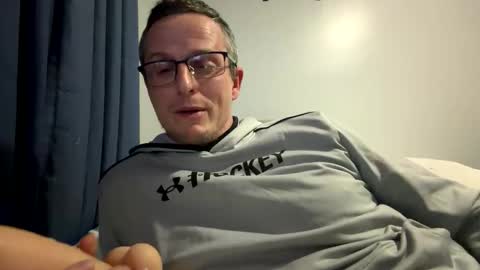 first stream was very fun grateful for every follow and super active chat online show from 7, 4, 2026