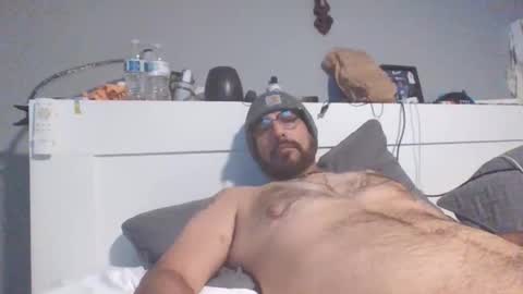 Snapshot of talllatino310 chatting on 22, 4, 2026 talllatino310 online show from 22, 4, 2026