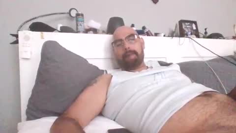 Snapshot of talllatino310 chatting on 5, 6, 2026 talllatino310 online show from 5, 6, 2026