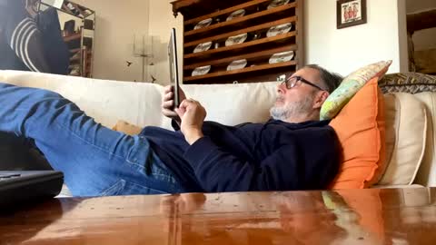 Dominique online show from 11, 1, 2025