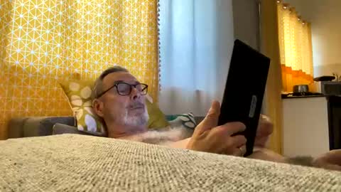 Dominique online show from 6, 3, 2025