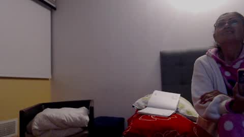 taniafirelux online show from 22, 4, 2026