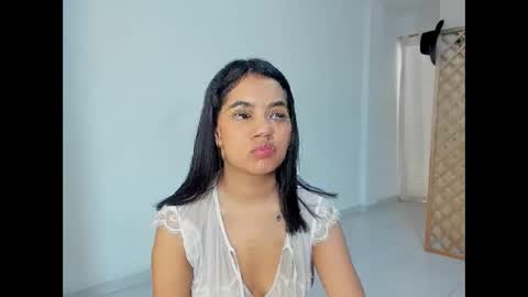 Snapshot of tarahills chatting on 8, 9, 2025 Tara Hills online show from 8, 9, 2025