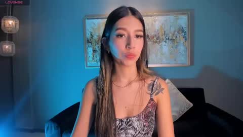 Snapshot of taralawrence chatting on 7, 10, 2025 Tara Lawrence online show from 7, 10, 2025