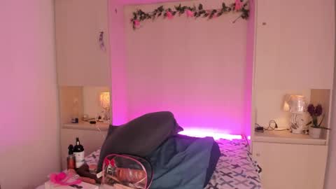  T A R A  online show from 14, 3, 2026