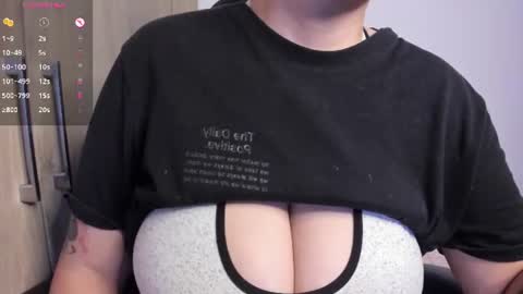 Snapshot of tarrant_ chatting on 17, 6, 2026 tarrant_ online show from 17, 6, 2026