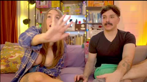 Snapshot of task_manager chatting on 7, 3, 2025 Vivian Clark online show from 7, 3, 2025