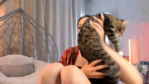 Tate online show from 12, 11, 2025