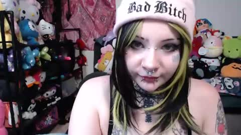 TattedThickandPretty online show from 16, 6, 2026