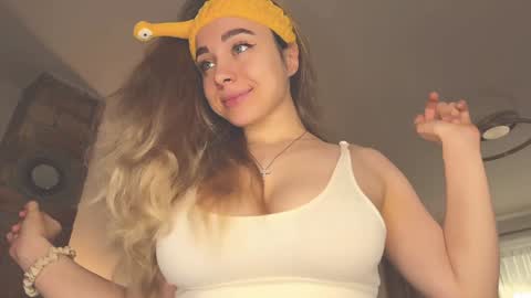 Snapshot of tatti_1 chatting on 3, 12, 2024 Tata online show from 3, 12, 2024