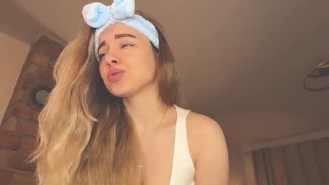 Snapshot of tatti_1 chatting on 7, 12, 2024 Tata online show from 7, 12, 2024