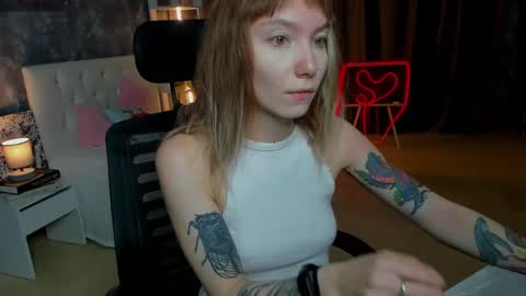 Snapshot of tattoo_artbaby chatting on 17, 10, 2025 tattoo_artbaby online show from 17, 10, 2025