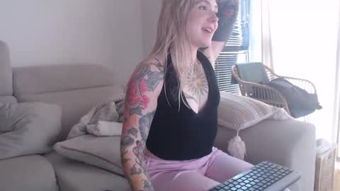 tattoobbgirl online show from 28, 10, 2025
