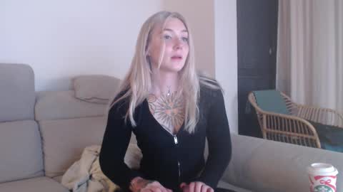 tattoobbgirl online show from 4, 12, 2025