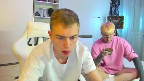 Alex but u can call me Theo online show from 17, 1, 2026