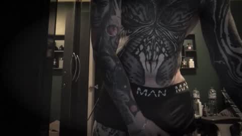 Snapshot of tattooedguy_ chatting on 18, 12, 2025 TattooedGuy online show from 18, 12, 2025