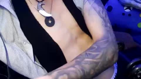 Snapshot of tattooman777 chatting on 17, 10, 2025 Jean pool online show from 17, 10, 2025