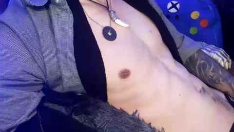 Snapshot of tattooman777 chatting on 8, 11, 2025 Jean pool online show from 8, 11, 2025