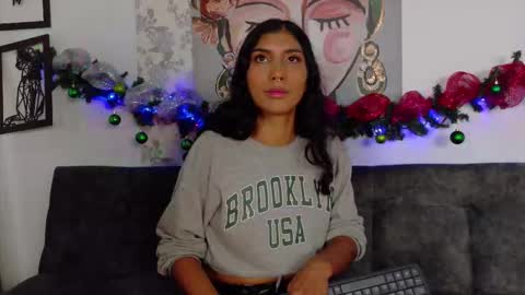 Snapshot of taty_miller chatting on 1, 12, 2025 Taty Miller online show from 1, 12, 2025