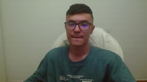 Snapshot of taurus4k chatting on 2, 12, 2024 taurus4k online show from 2, 12, 2024