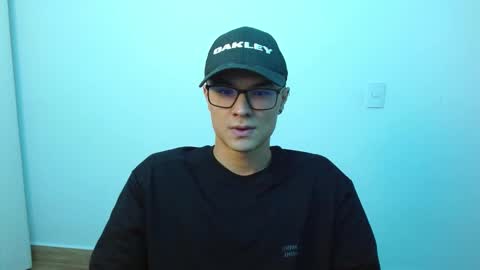 Snapshot of taurus4k chatting on 17, 2, 2025 taurus4k online show from 17, 2, 2025