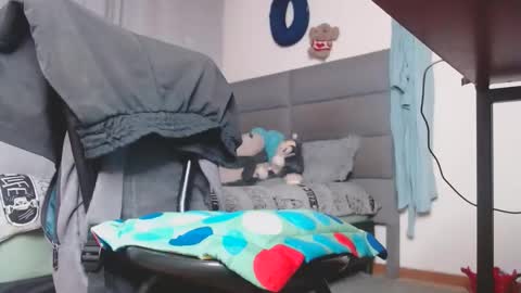 Snapshot of tayler_and_alina chatting on 23, 2, 2025 MARCELO MILK online show from 23, 2, 2025