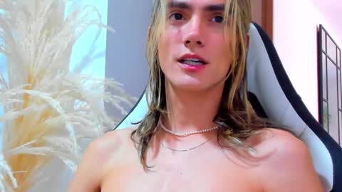 Snapshot of tayler_swift1 chatting on 13, 10, 2025 tayler_swift1 online show from 13, 10, 2025