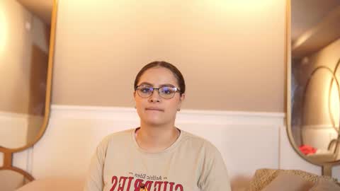 Teylor  Kim online show from 11, 10, 2025