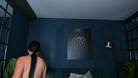 Taylor Bennet online show from 3, 2, 2025