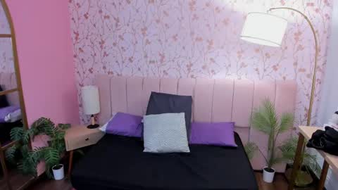 Taylor Bennet online show from 5, 10, 2025