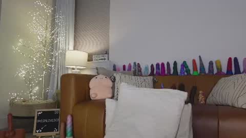 Taylor --  online show from 27, 6, 2026