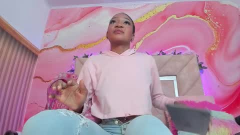 Snapshot of taylor_oriana_ chatting on 22, 9, 2025 Oriana online show from 22, 9, 2025