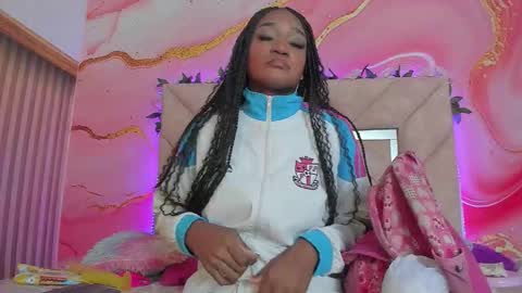 Snapshot of taylor_oriana_ chatting on 25, 9, 2025 Oriana online show from 25, 9, 2025