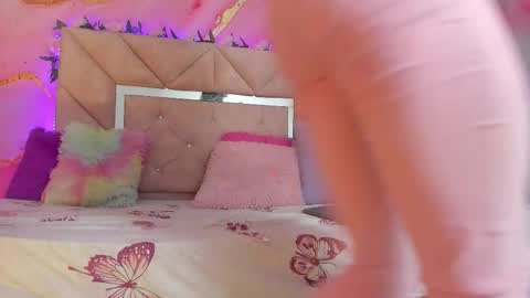 Snapshot of taylor_oriana_ chatting on 31, 10, 2025 Oriana online show from 31, 10, 2025