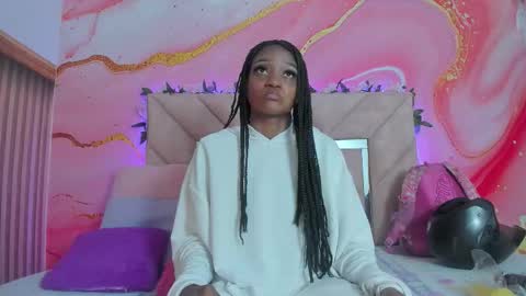 Snapshot of taylor_oriana_ chatting on 5, 11, 2025 Oriana online show from 5, 11, 2025