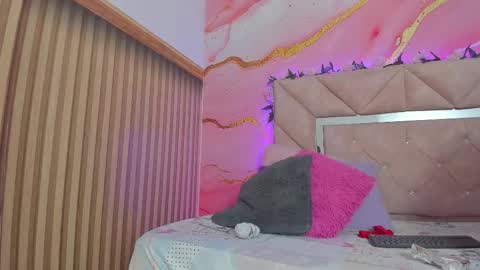 Snapshot of taylor_oriana_ chatting on 20, 11, 2025 Oriana online show from 20, 11, 2025